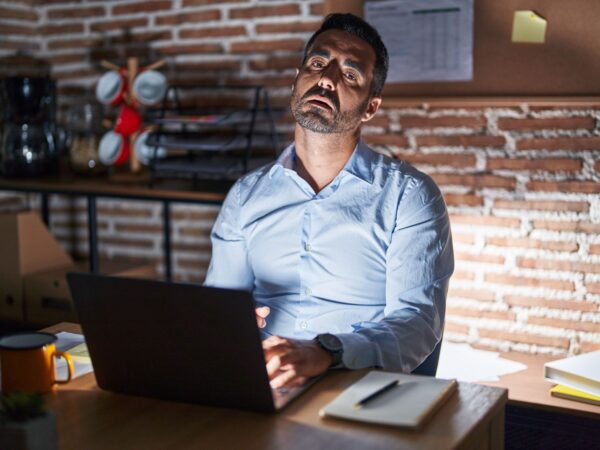Por qué tu empresa B2B en Colombia pierde clientes frente a competidores con peor producto pero mejor presencia digital
