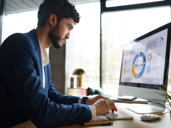 Por Que Tu Empresa B2B en Colombia No Aparece en Google Aunque Tenga Pagina Web