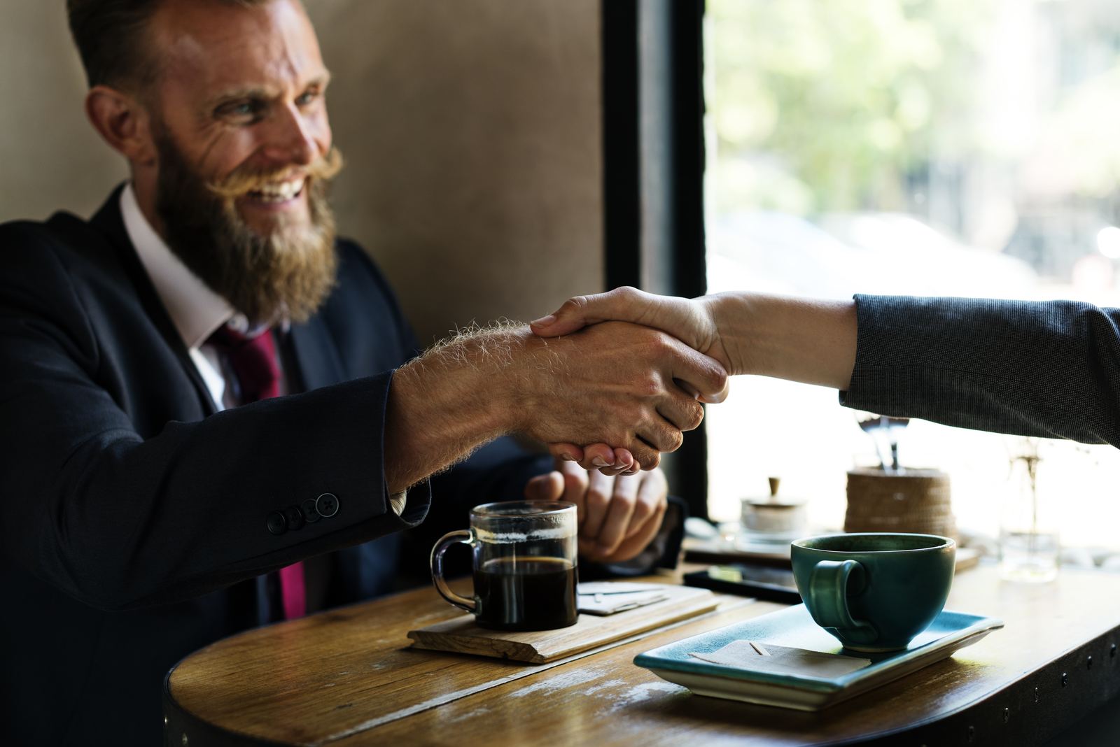Fidelización de Clientes para Negocios Hispanos en Miami: Por Qué Importa Más que Conseguir Clientes Nuevos