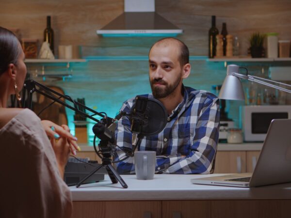 Podcasting como estrategia de marketing para negocios hispanos en Florida